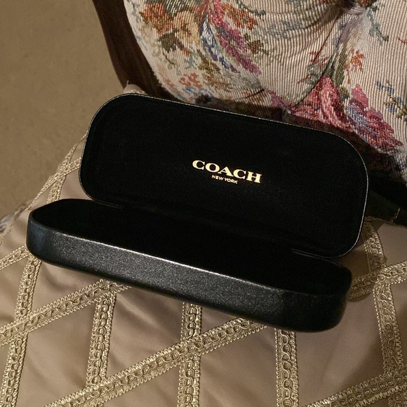 COACH - Picture 10 of 10